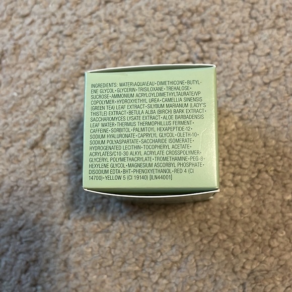 Clinique - Picture 4 of 4